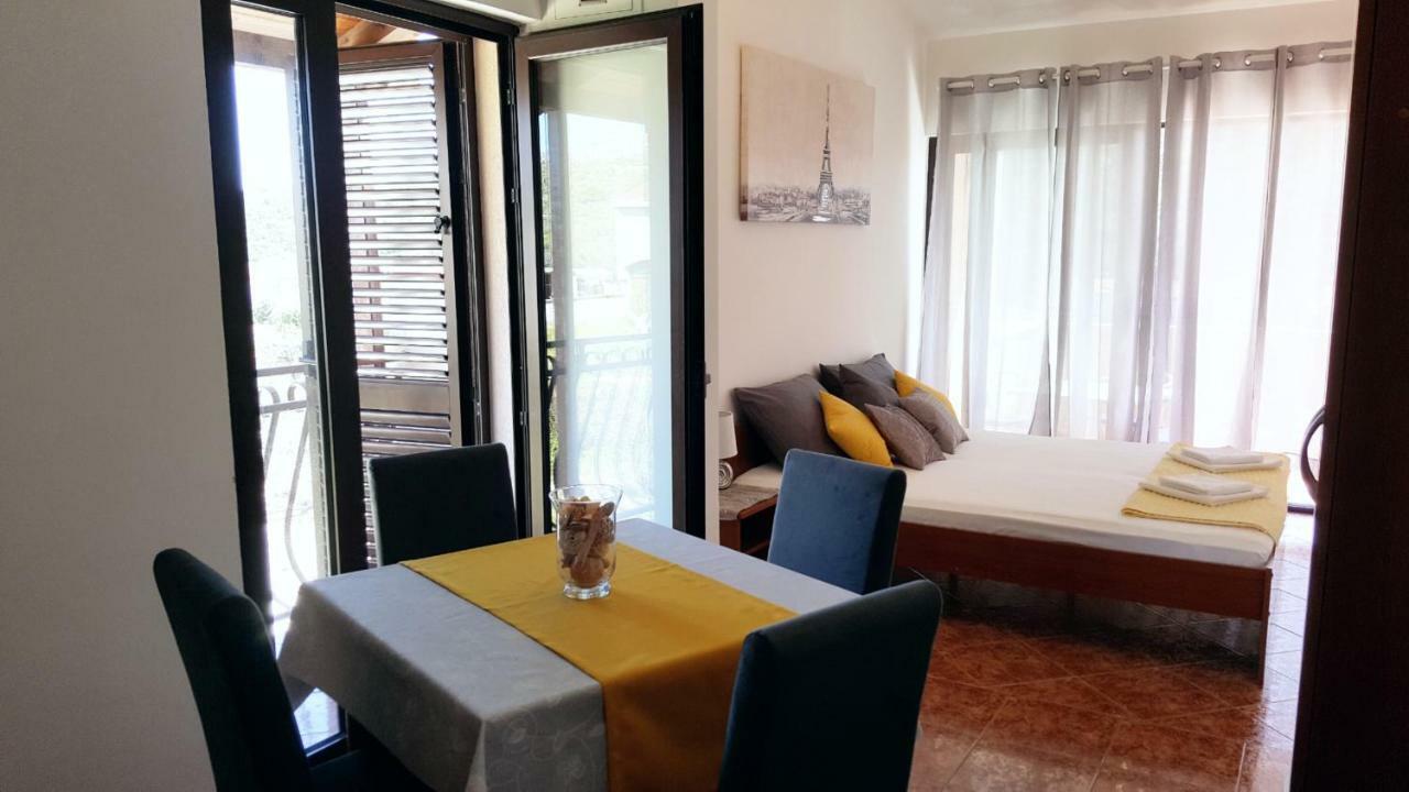 Apartments Antunovic روغوزنيكا المظهر الخارجي الصورة